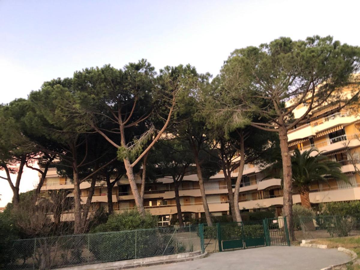 Residence La Miougrano Frejus Plage Bagian luar foto