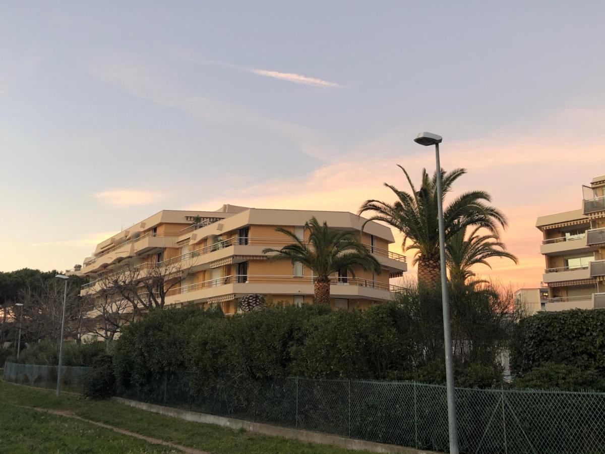 Residence La Miougrano Frejus Plage Bagian luar foto