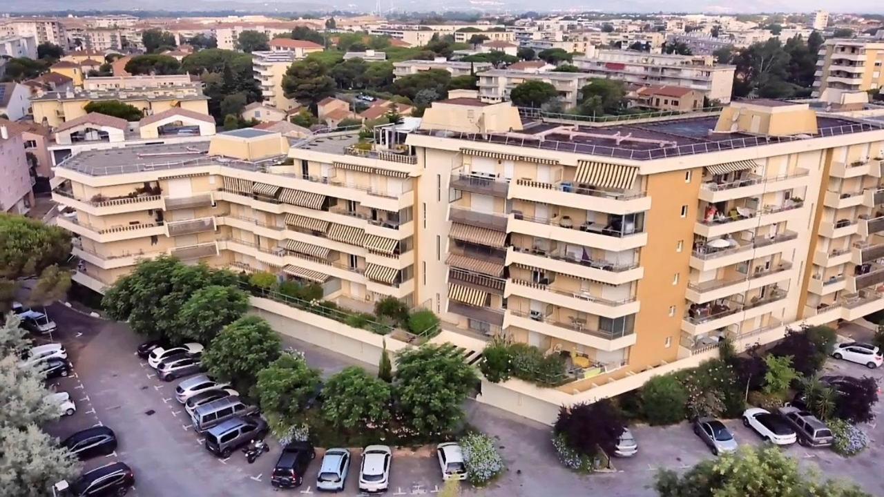 Residence La Miougrano Frejus Plage Bagian luar foto