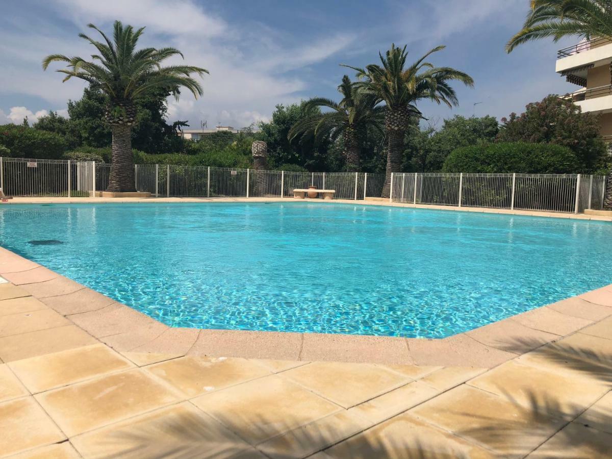 Residence La Miougrano Frejus Plage Bagian luar foto